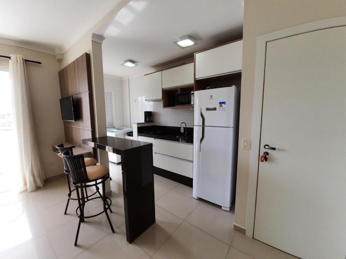 Apartamento 3 Quartos 8 Pessoas A 50 Mts Da Praia De Bombas, A 100M Da Passarela Do Ribeiro Bombinhas Eksteriør billede